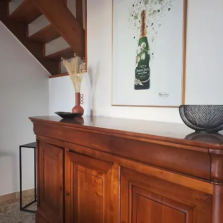 à La Croisée Des Louvières - Sur Oger Le Mesnil-sur-Oger